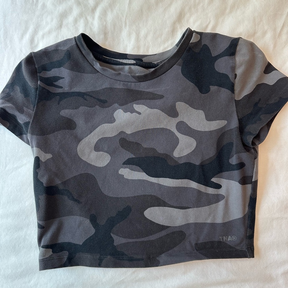 Aritzia TNA Camouflage Crop Top in Gray and Black